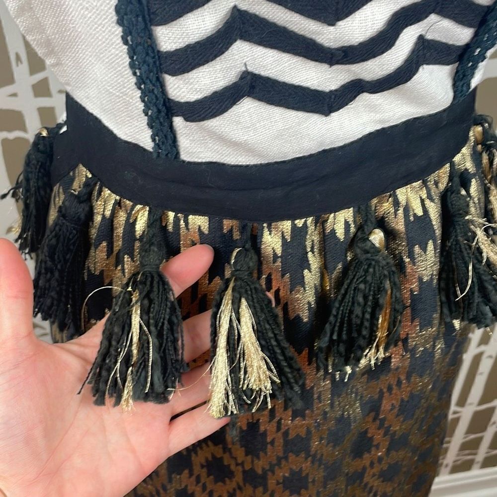 Max Studio Metallic Gold Ikat Printed Apron - Picture 7 of 12